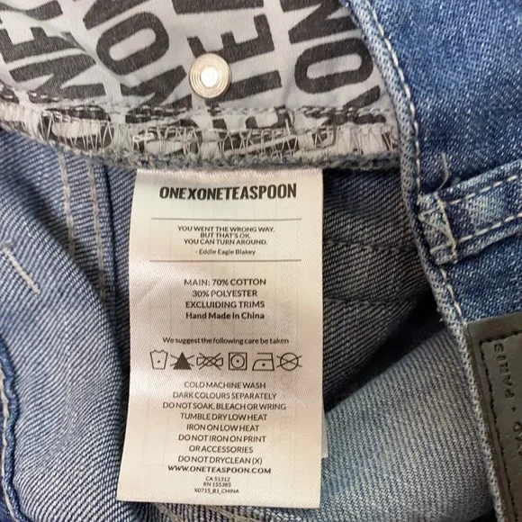 One Teaspoon Medium Wash Two-Tone Distressed Denim Mini Skirt. Size 27 - Picture 10 of 11